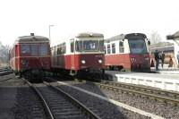 Triebwagengenerationen im Bahnhof Gernrode