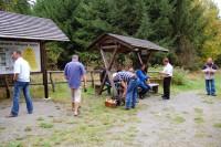 Wanderpause am Rastplatz auf dem Weg zur Grube Glasebach