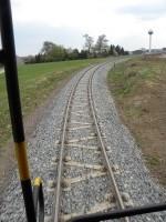 Blick von der letzten Wagenbühne auf das erneuerte Gleis zwischen Stiege und Hasselfelde (2)