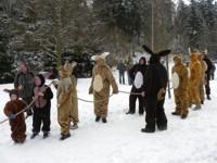 Osterhasen nach dem verlorenen Tauziehen