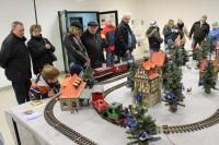 Gartenbahnanlage der Modellbahngruppe des FKS beim 15. Vorfreude-Weihnachtsmarkt in Weddersleben (1)
